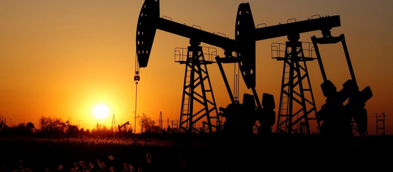 «Ευκαιρία» για αυξήσεις στη βενζίνη – Νέα αύξηση για την τιμή του πετρελαίου: Κοντά σε ρεκόρ δεκαετίας