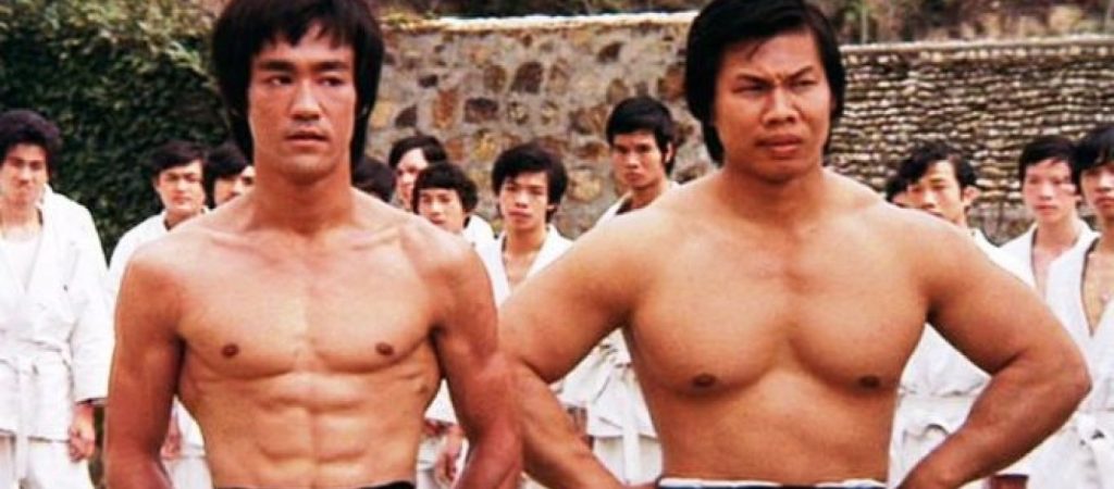 Βίντεο: Όταν ο Μπρους Λι ξυλοφόρτωσε μια oλόκληρη σχολή Καράτε