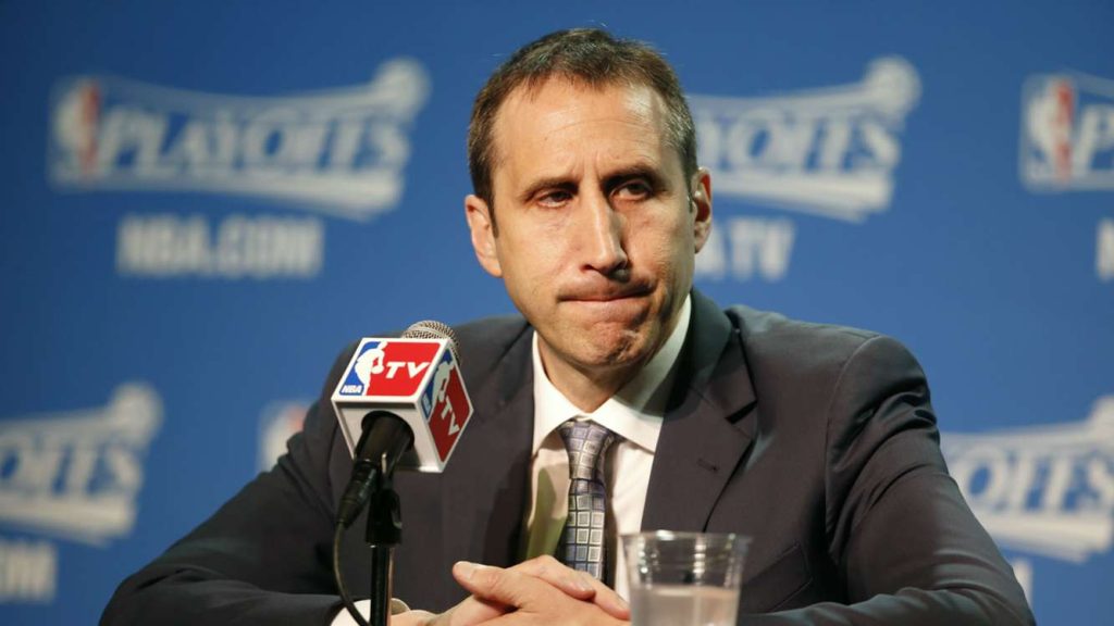 Οι οπαδοί του Ολυμπιακού «κράζουν» τον Μπλατ – «Ντροπιάζει τον Ολυμπιακό – Φέρτε Μπαρτζώκα»