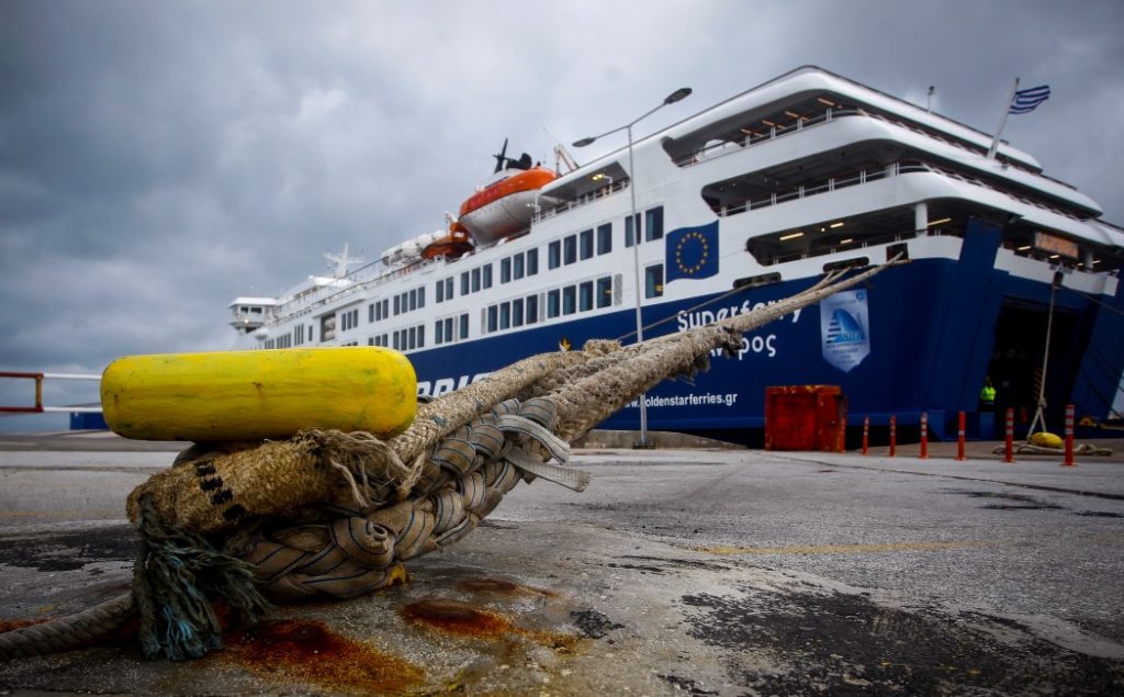 Άρση απαγορευτικού απόπλου από Πειραιά και Λαύριο – Πού υπάρχουν ακόμα προβλήματα