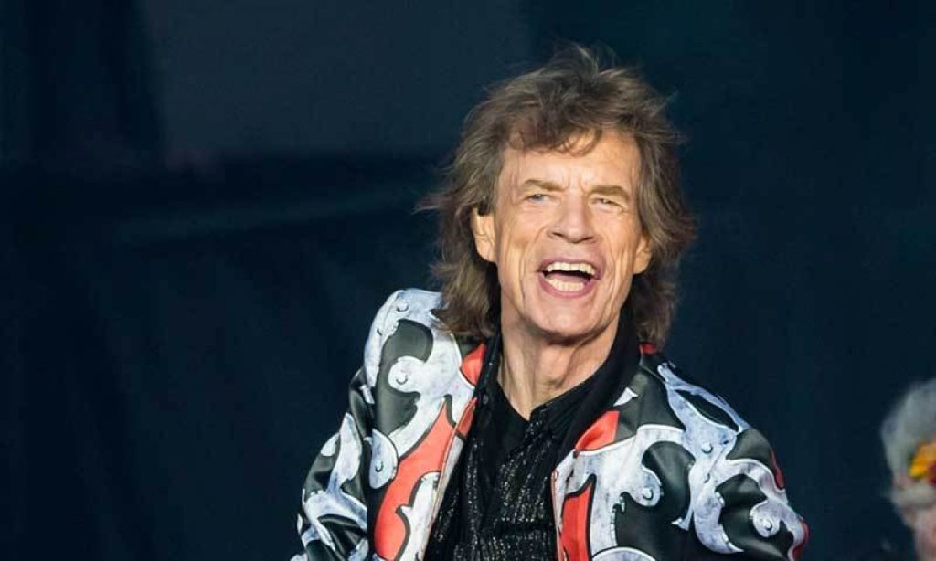 Μυστηριώδης ασθένεια ανάγκασε τον Μικ Τζάγκερ να αναβάλλει την περιοδεία των Rolling Stones