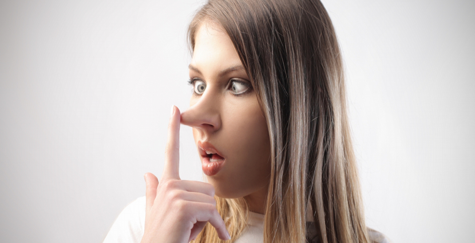 Πρωταπριλιά: Πώς να καταλάβετε πότε σας λένε ψέματα – Λέξεις και φράσεις «κλειδιά» (βίντεο)