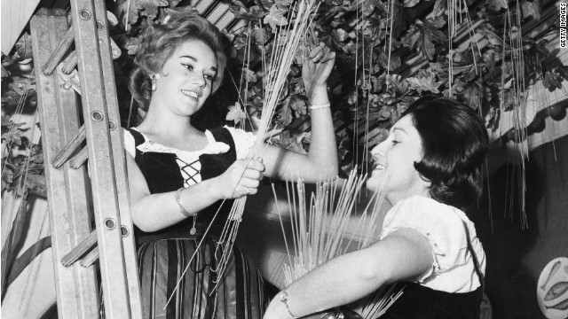 Η πετυχημένη πρωταπριλιάτικη φάρσα του BBC με τα σπαγγέτι που… φυτρώνουν (βίντεο)