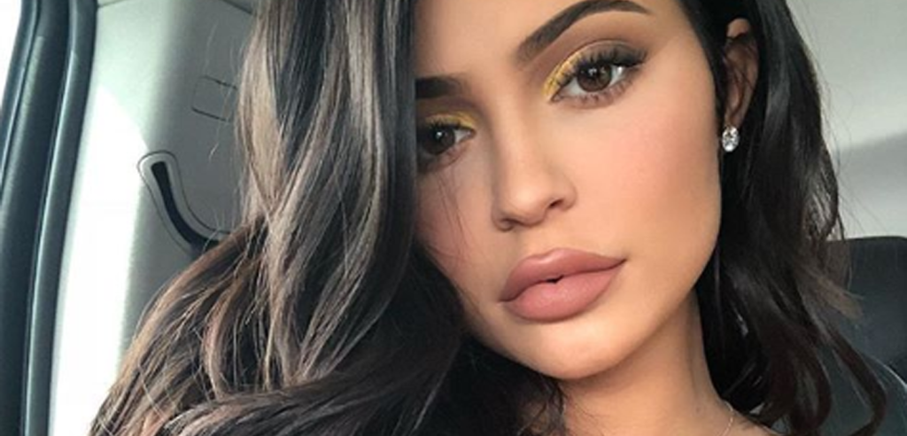 Η Κάιλι Τζένερ εμφανίστηκε με ένα διάφανο φόρεμα και… χωρίς εσώρουχα (φωτο)