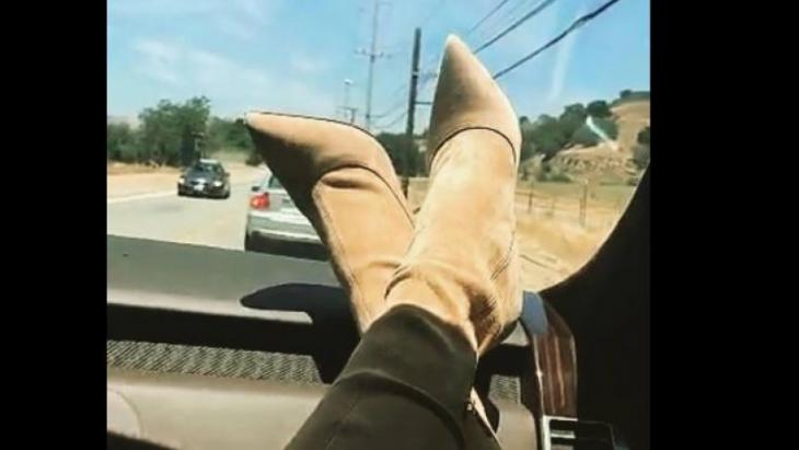 Γιατί δεν πρέπει να βάζουμε τα πόδια στο παρμπρίζ (σκληρές φωτό)