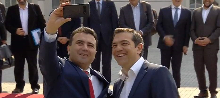 Ξεκίνησαν τις… selfie Τσίπρας και Ζάεφ (βίντεο)