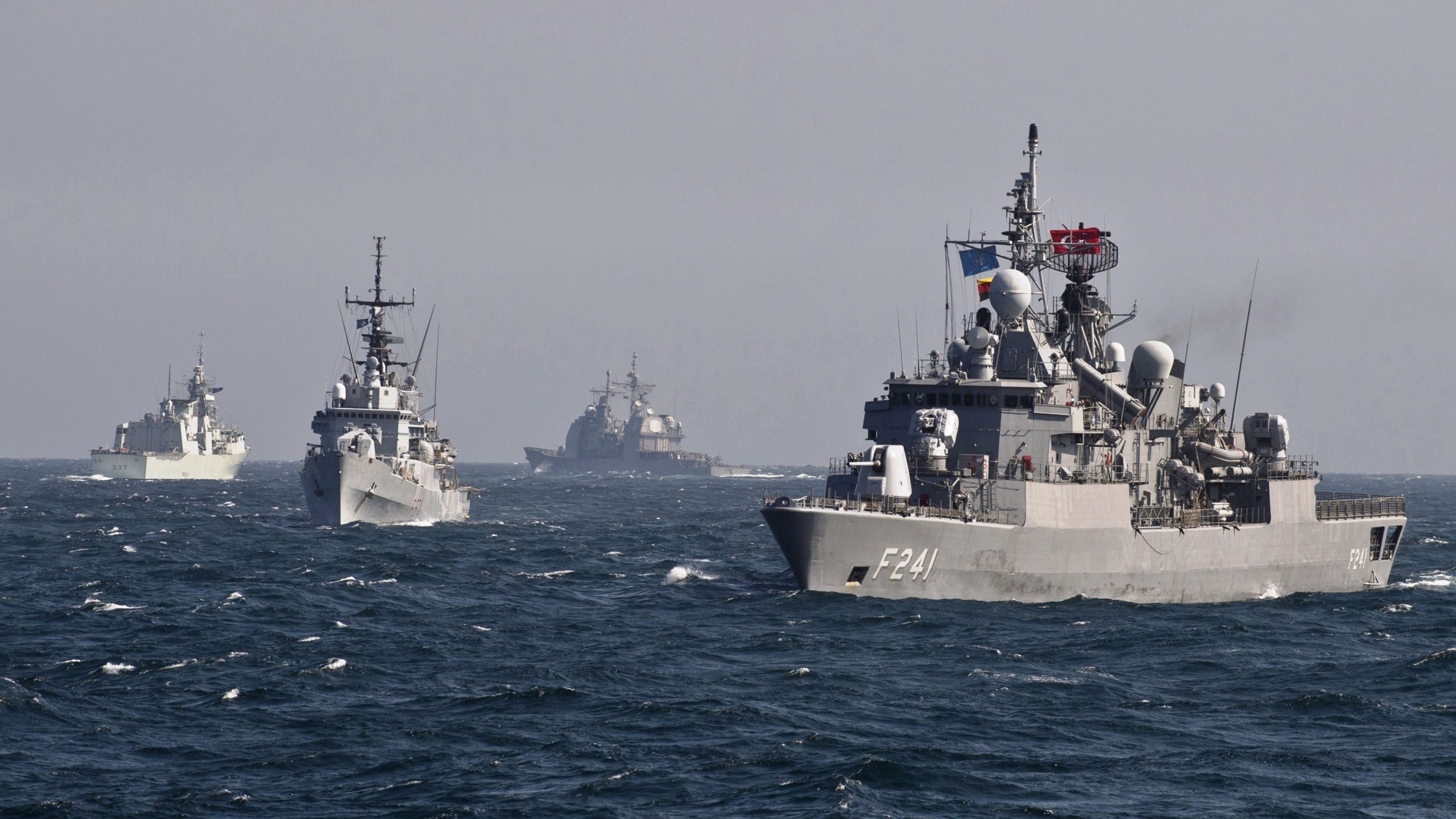 Σενάρια πολέμου στη Μ.Θάλασσα: Το ΝΑΤΟ στέλνει δυνάμεις στα Στενά του Κέρτς- Μόσχα: «Δεν θα περάσετε»!