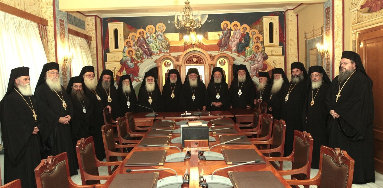 Εκκλησιασμό στα «μακεδονικά» ζητά το Ουράνιο Τόξο – Έντονη αντίδραση Ιεράς Συνόδου
