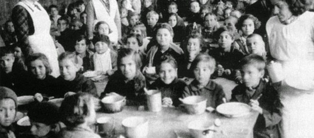 Τι έτρωγαν στην Κατοχή; – Διαβάστε τις συνταγές της πείνας