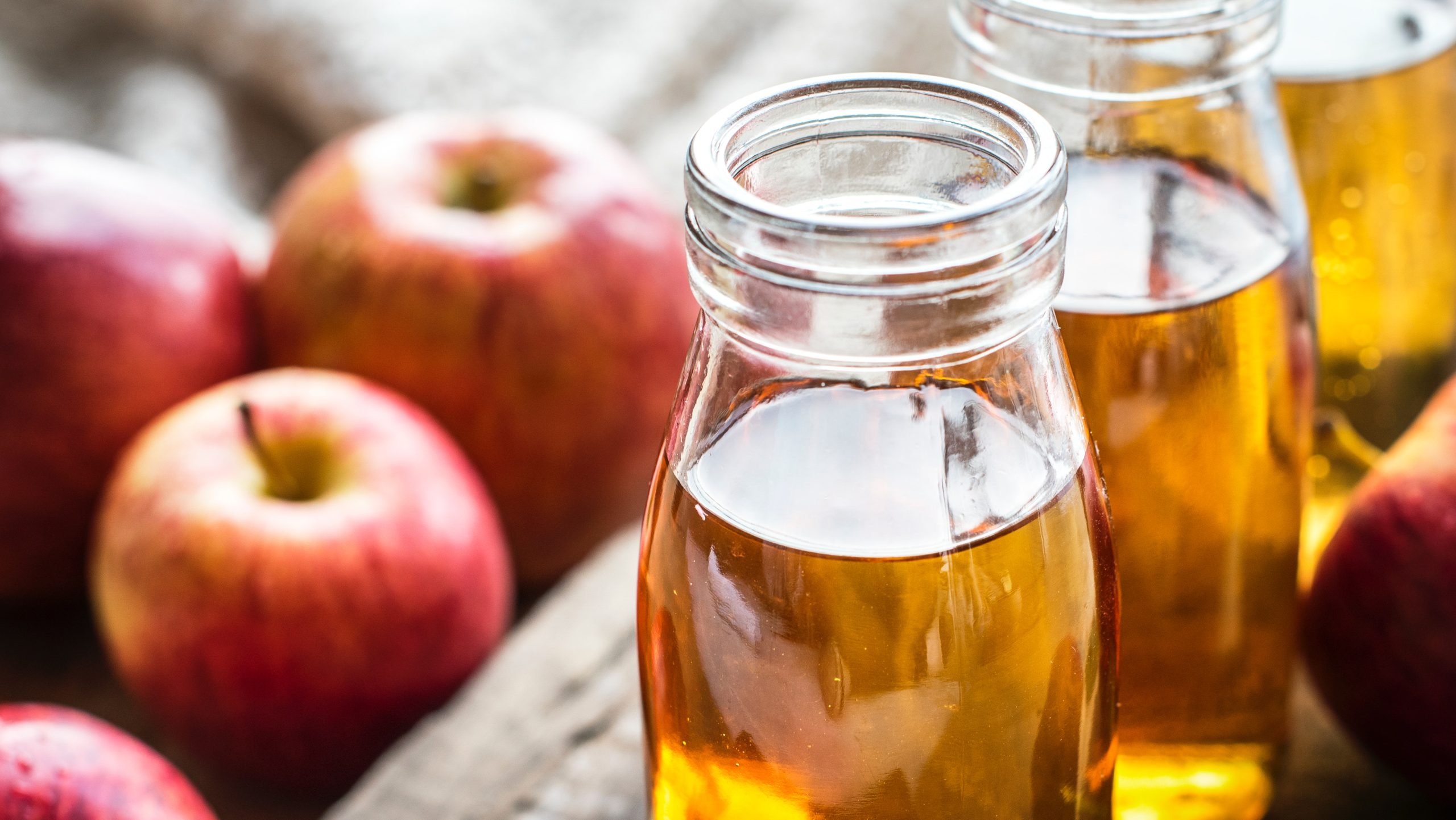 Τι θα συμβεί αν πιείτε μηλόξυδο και μέλι με άδειο στομάχι;