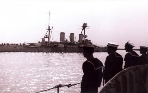 Αβέρωφ: Το εμβληματικό και ιστορικό Θωρακισμένο Καταδρομικό εισέρχεται στην Σμύρνη (βίντεο)