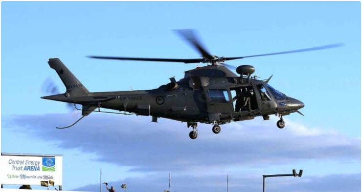 Η πιο πρωτότυπη απόσυρση από τη δράση – Απαγωγή με ελικόπτερο! (βίντεο)