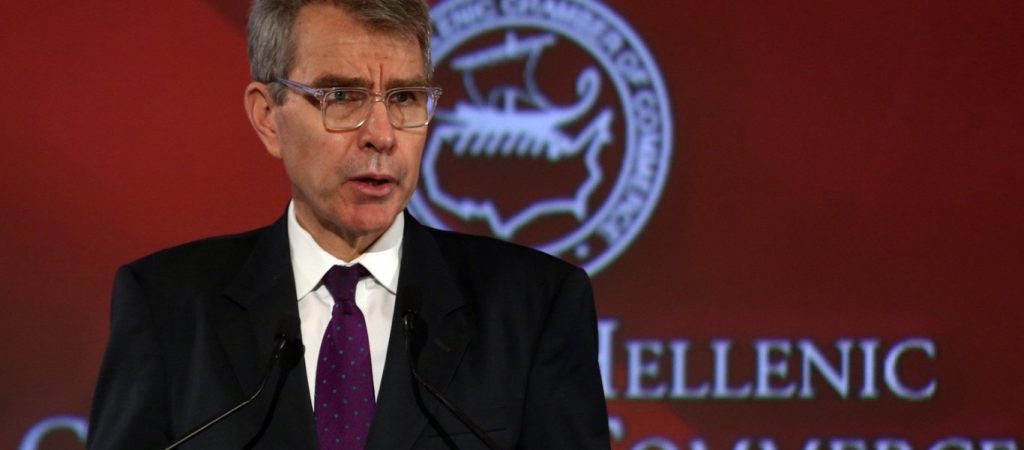 Διετής πλέον η ηλεκτρονική θεώρηση εισόδου των Ελλήνων στις ΗΠΑ – Την επέκταση της ESTA ανακοίνωσε ο Αμερικανός πρέσβης