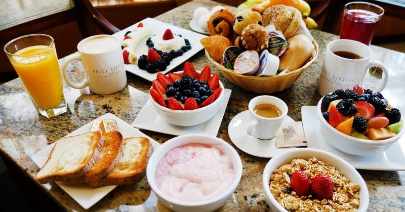 Μόνο στην Ελλάδα: Έκαναν τραπεζοκόμο… Α/ΓΕΕΘΑ αλλά με μισθό 572,62 ευρώ