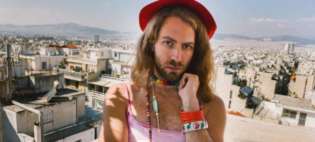 Το Τζέισον-Αντιγόνη της Ρένας Δούρου «Καταγγέλλει τον μισογυνισμό πίσω από σχόλια για την εμφάνισή του» (φωτο)