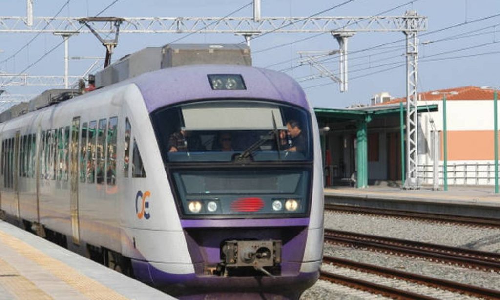 «Μπλόκο» και στα δρομολόγια του Προαστιακού λόγω της κατάληψης αλλοδαπών