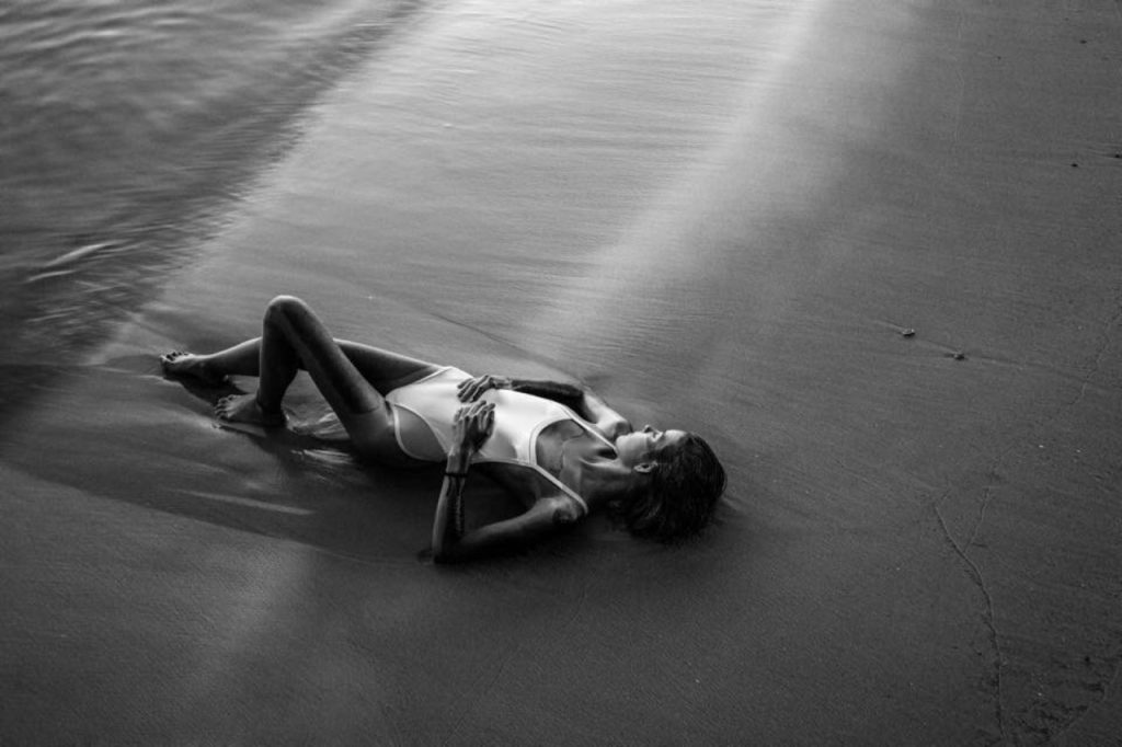 Η Simone Cobley έχτισε απίστευτη καριέρα μόνο με τα… «προσόντα» της – Απίστευτες φωτό