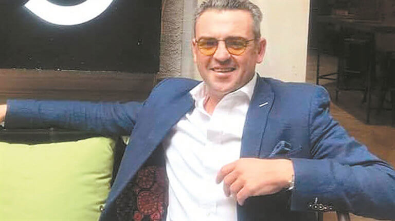 Ζητούν κλήση του Πετσίτη στη Βουλή – Τα σούρτα φέρτα χωρίς έλεγχο και η μεγάλη ζωή στη Λάρνακα