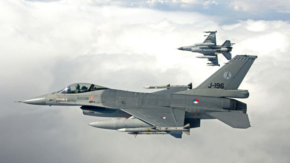 Πρωτοφανές περιστατικό: Ολλανδικό F-16 κόντεψε να αυτοκαταρριφθεί! (φωτό)