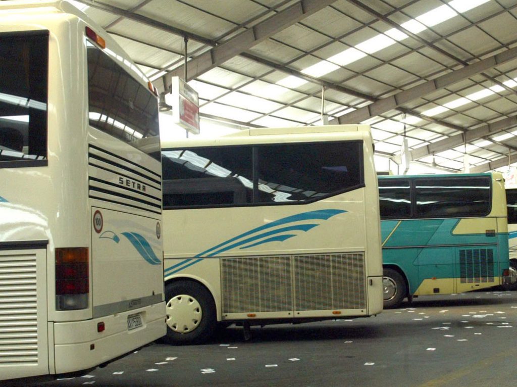 Πυρκαγιά σε εν κινήσει λεωφορείο του ΚΤΕΛ Θεσσαλονίκης (βίντεο)