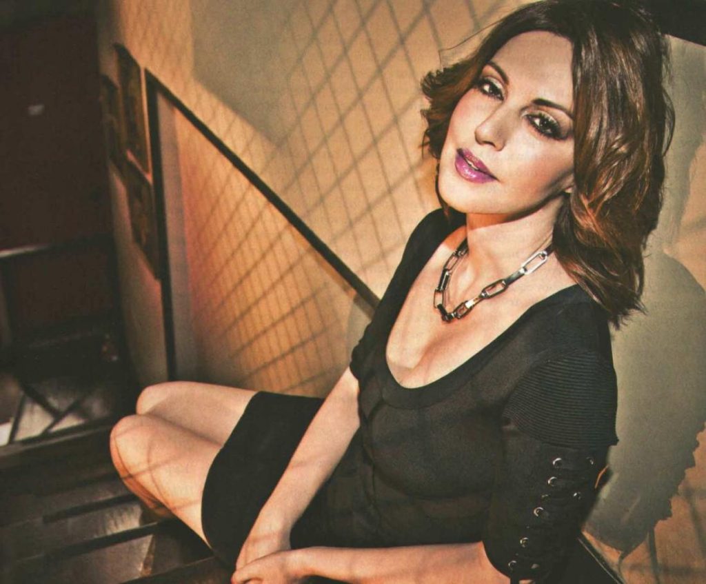 Η πιο αποκαλυπτική πόζα της Αλεξάνδρας Παλαιολόγου – Χωρίς ρούχα, παρά μόνο τη γάτα της! (φώτο)