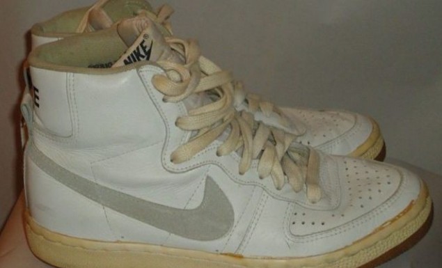 Αν έχεις φορέσει ένα από αυτά τα ζευγάρια παπούτσια στο σχολείο, τότε είσαι πλέον γεροντάρα (φώτο)