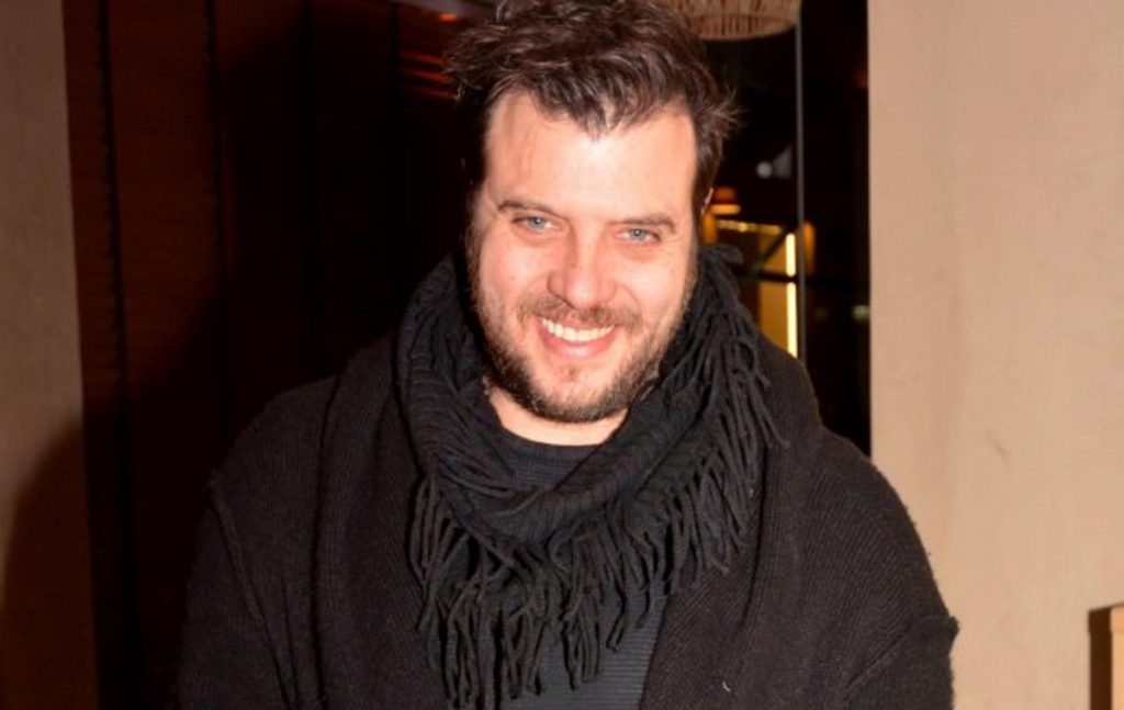 Σε φυλάκιση έξι μηνών με αναστολή καταδικάστηκε ο Λάμπης Λιβιεράτος για ακάλυπτες επιταγές