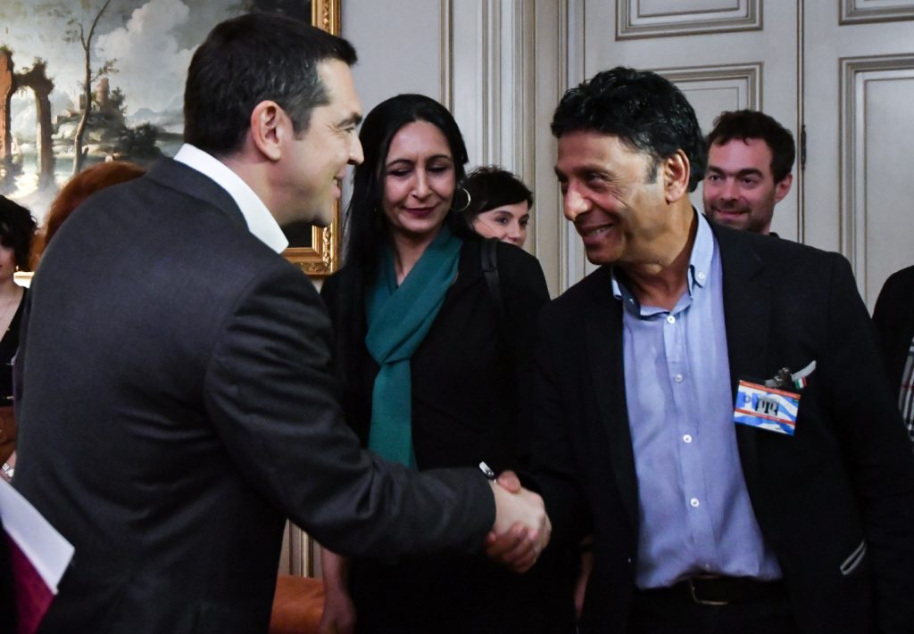 Γυρολόγος της πολιτικής – Μετά τη ΝΔ, το ΔΗΚΚΙ και την ΠΟΛΑΝ, ο Βασίλης Παϊτέρης πήγε στον ΣΥΡΙΖΑ (φώτο)