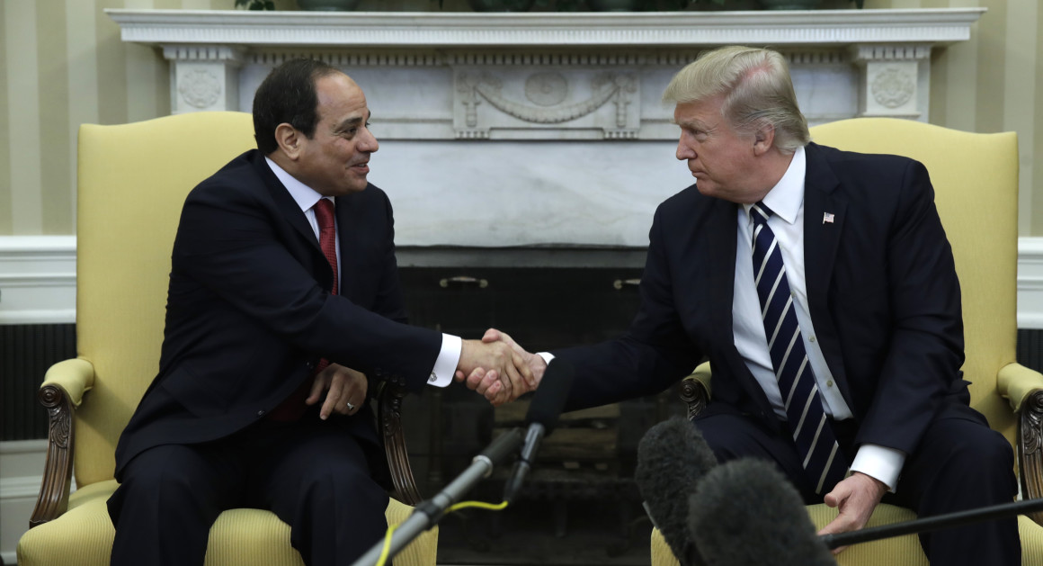 O N.Tραμπ αποθεώνει τον Αλ -Σίσι: «Eίσαι σπουδαίος πρόεδρος – Κάνεις τέλεια δουλειά»