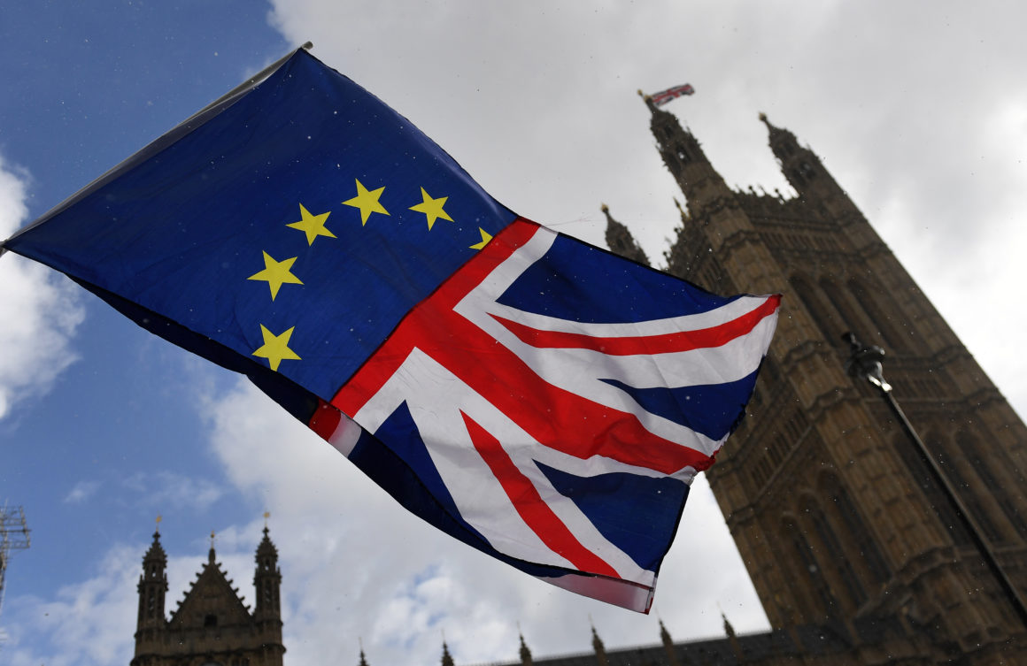 Εγκρίθηκε το νομοσχέδιο για την παράταση της διαδικασίας του Brexit