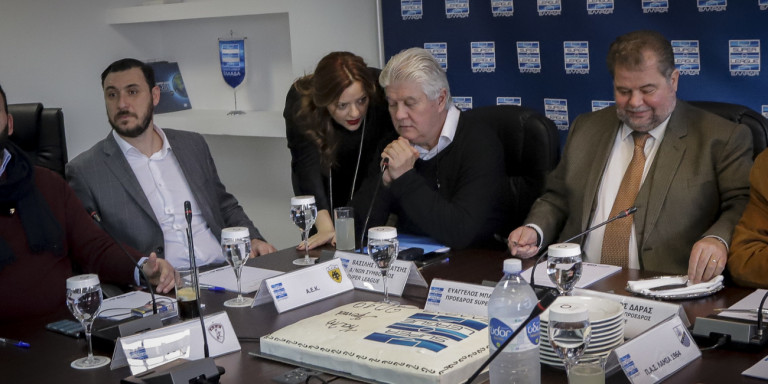 Την απομάκρυνση του Βασίλη Γκαγκάτση ζήτησε ο Χούμπελ