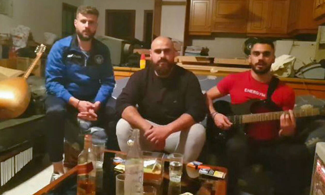 Επικό γέλιο: Κρητικοί τραγουδούν το «Bella Ciao» (βίντεο)