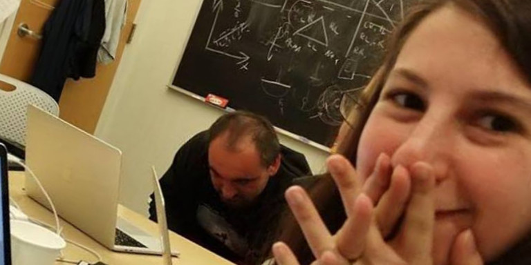 Ποια είναι η 29χρονη προγραμματίστρια που πέτυχε να φωτογραφίσει την «μαύρη τρύπα»