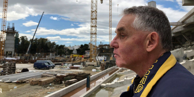 ΑΕΚ: Ο φίλαθλος που βλέπει την αγαπημένη του ομάδα 51 χρόνια με τα… μάτια της ψυχής (φώτο)