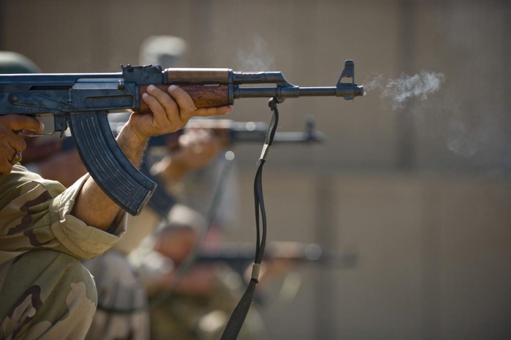 Συναγερμός στην ΕΛ.ΑΣ για Εξάρχεια: Οι κουκουλοφόροι δημιούργησαν ένοπλη πολιτοφυλακή – Ψάχνουν γιάφκα 20 όπλων