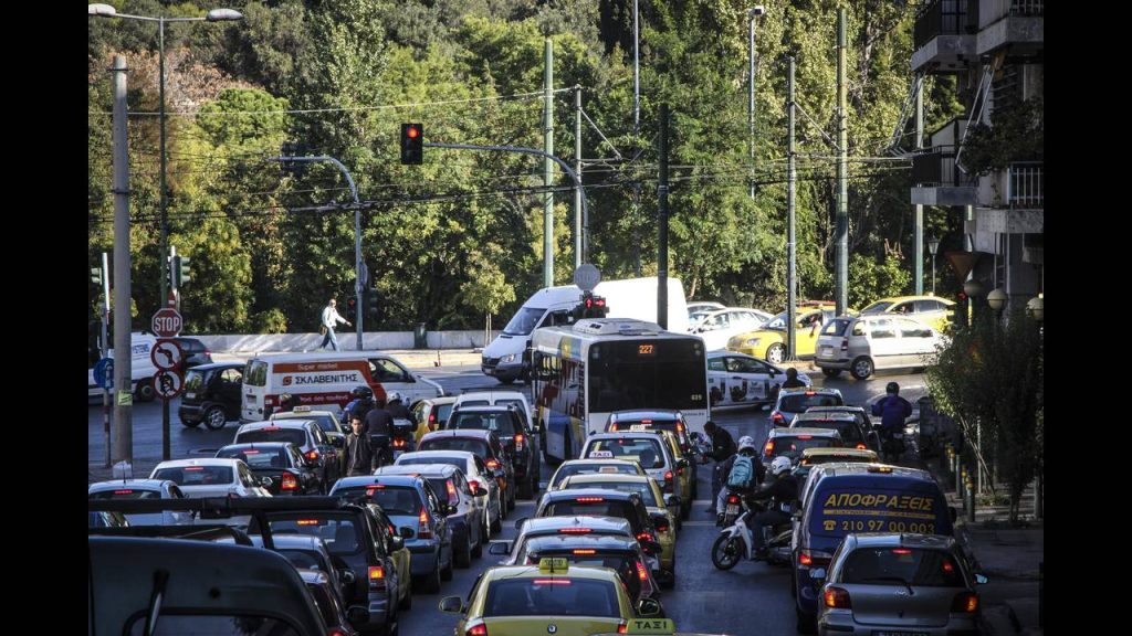 Διπλώματα οδήγησης: Εξετάσεις και παράβολο των 113 ευρώ για τους οδηγούς άνω των 74 ετών