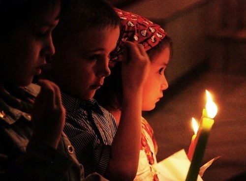 Γιατί κάνουμε το σταυρό με το δεξί μας χέρι