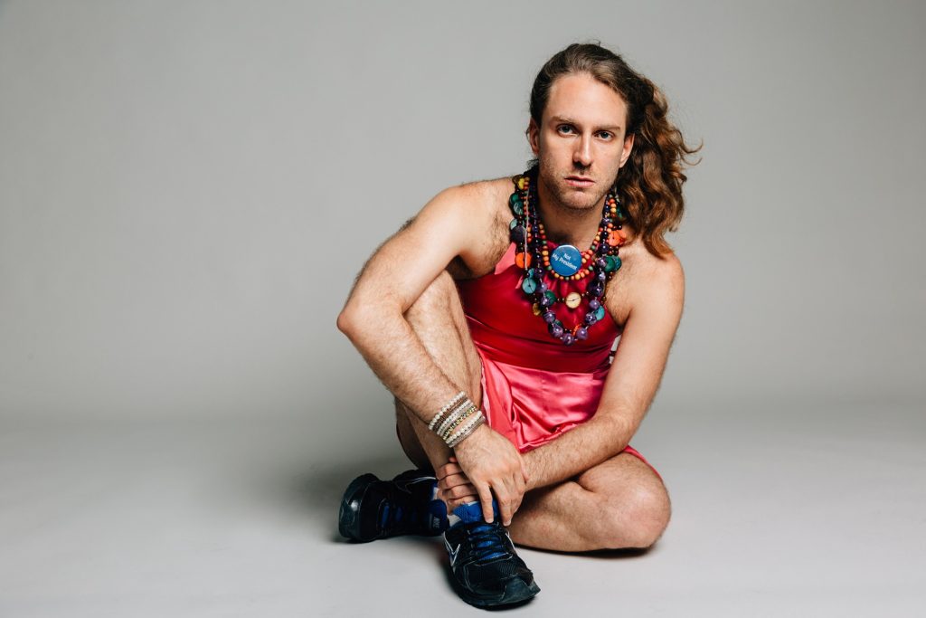 Ο Α.Τσίπρας έβγαλε selfie με το Τσέισον Αντιγόνη – Δείτε τι έγραφε η λεζάντα της φωτογραφίας (φωτο)