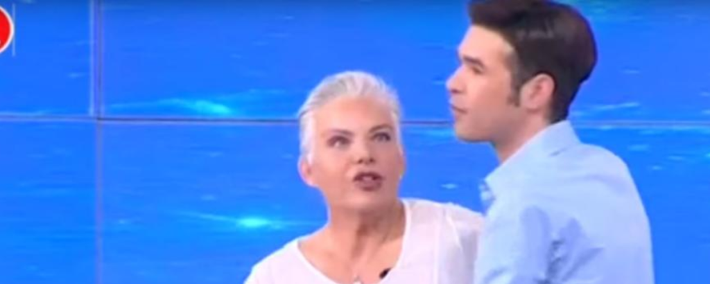 Η αντίδραση της Νανάς Παλαιτσάκη όταν έμαθε για το θάνατο του πρώην συζύγου της, Κώστα Σγόντζου (βίντεο)