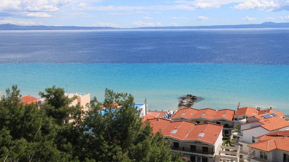 Η κυβέρνηση παίρνει πίσω προβληματικές διατάξεις για τον αιγιαλό