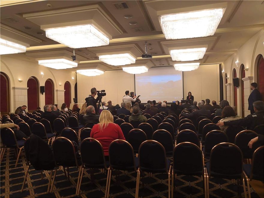 «Βατερλώ» για την Κουντουρά στο Ηράκλειο – «Τρεις κι ο κούκος» σε εκδήλωσή της (φώτο)