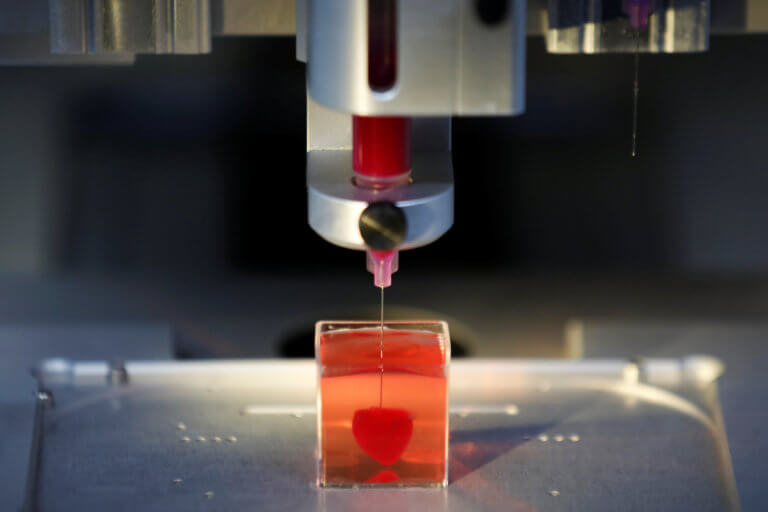Επιστήμονες «τύπωσαν» την πρώτη 3D καρδιά από ανθρώπινο ιστό (φώτο-βίντεο)