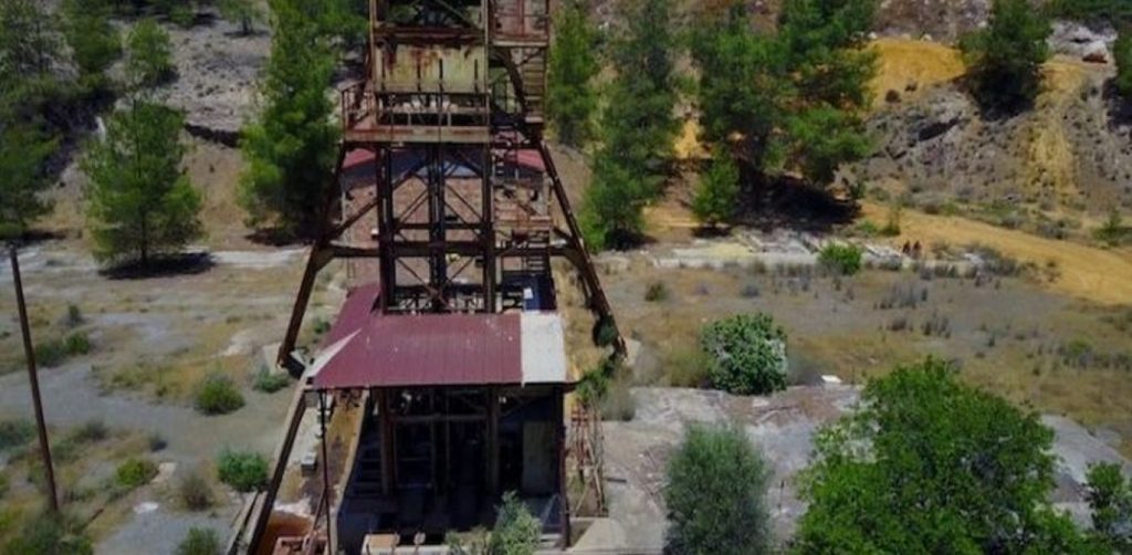 Βρέθηκε πτώμα γυναίκας δεμένο χειροπόδαρα σε φρεάτιο 130 μέτρων – Τι λένε οι ιατροδικαστές (φώτο)