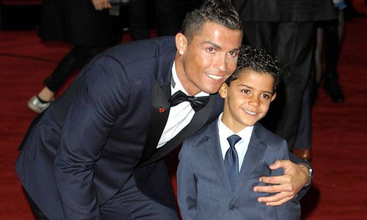 Με όποιον δάσκαλο καθίσεις… Ο γιος του Ρονάλντο πέτυχε επτά γκολ σε ένα ημίχρονo (βίντεο)
