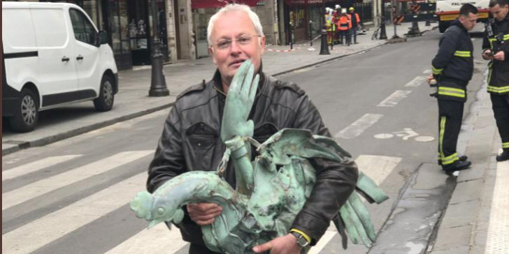 Βρέθηκε ο κόκορας της Παναγίας των Παρισίων σχεδόν άθικτος! – Ένα αληθινό πασχαλιάτικο θαύμα! (φωτό)