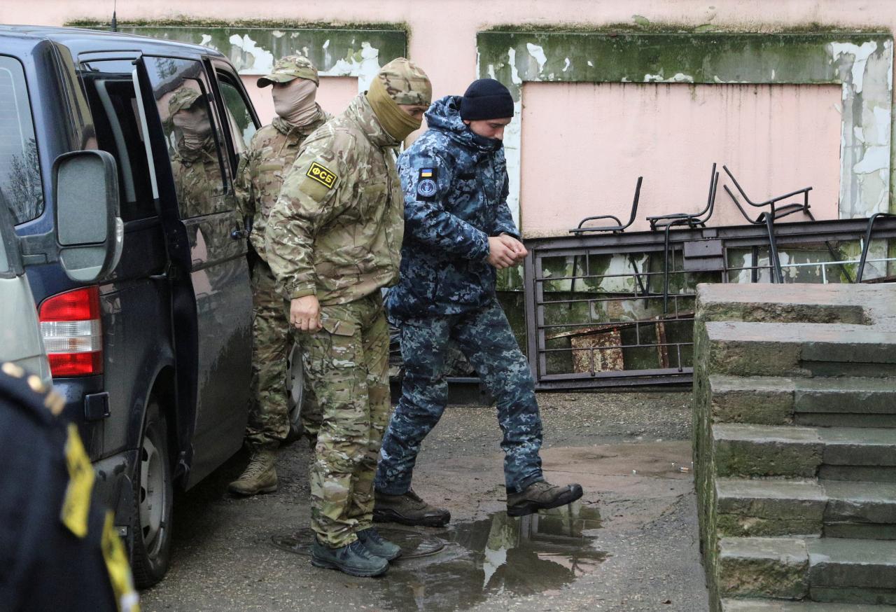 Παρατείνεται η προφυλάκιση τεσσάρων Ουκρανών ναυτών