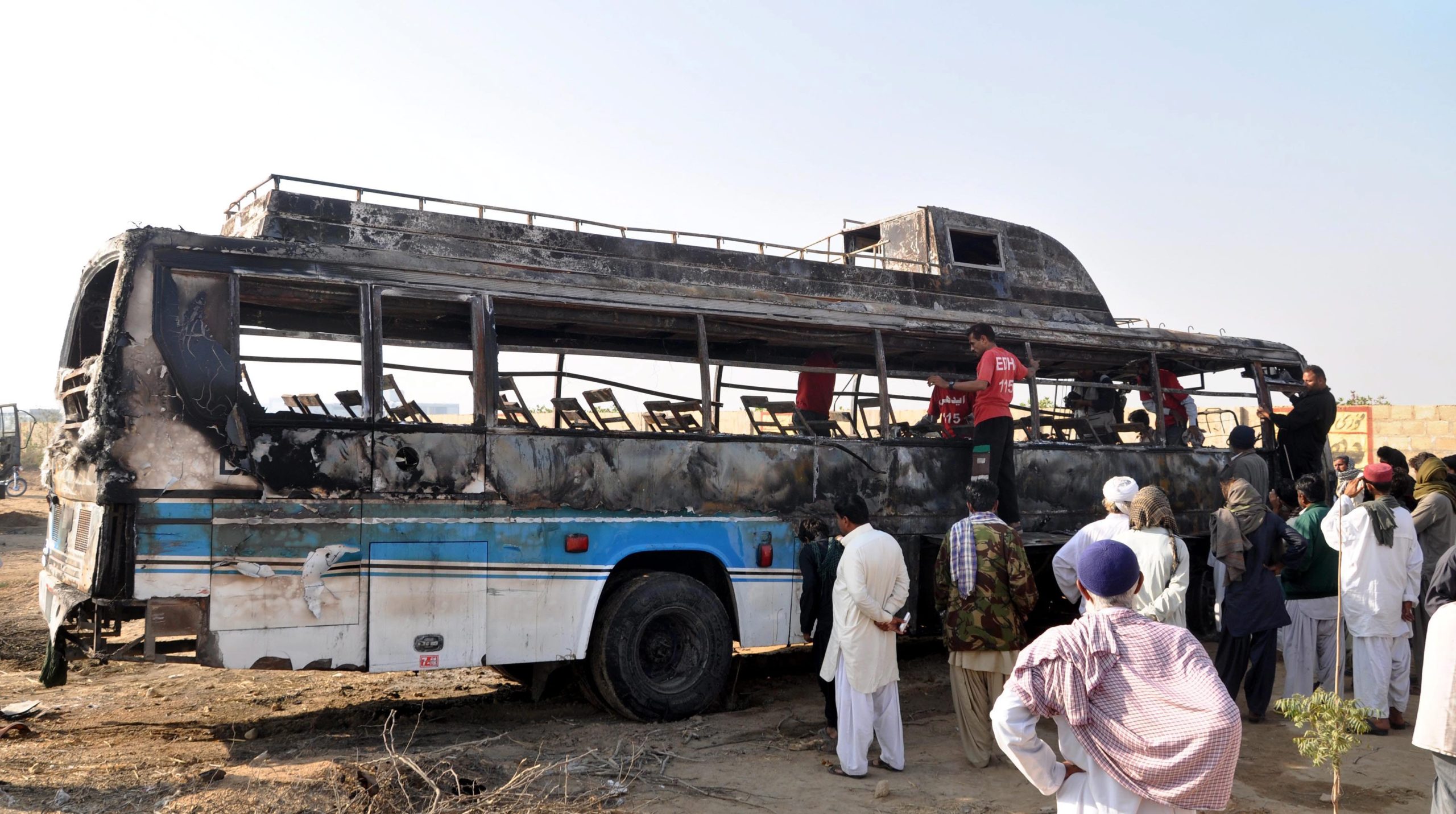 Πακιστάν: Ένοπλοι κατέβαλαν λεωφορείο και δολοφόνησαν 14 ανθρώπους