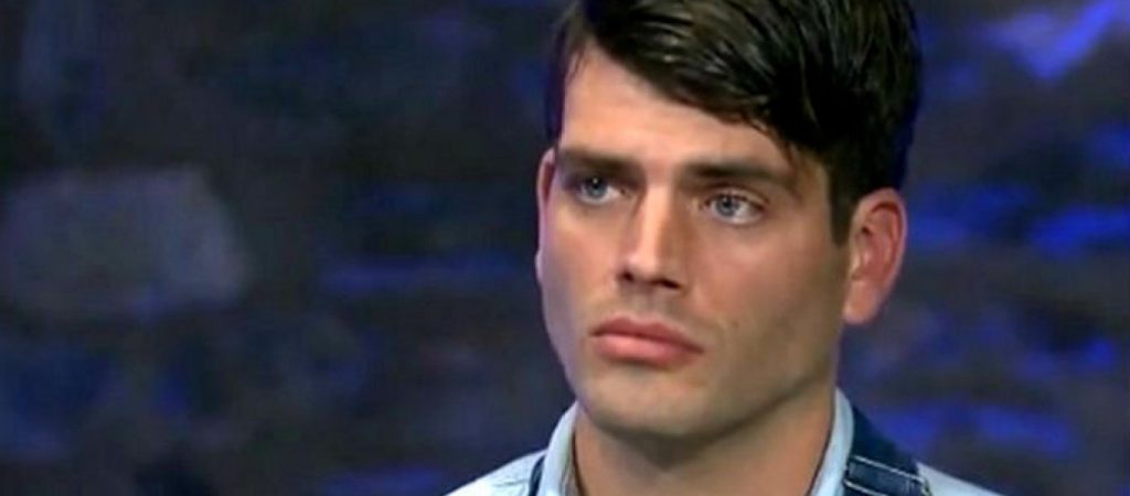 O Κρατς απορρίπτει ερωτικά την Ασημίνα και στο Twitter «ξεσαλώνουν» (βίντεο-φωτο)