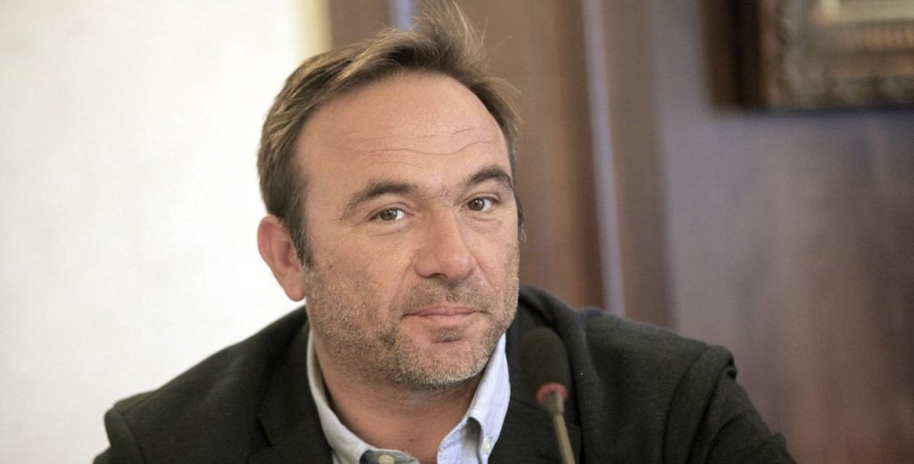 Πέτρος Κόκκαλης: «Ο κ.Μαρινάκης εκτός από ψεύτης είναι και αγράμματος και ανιστόρητος»