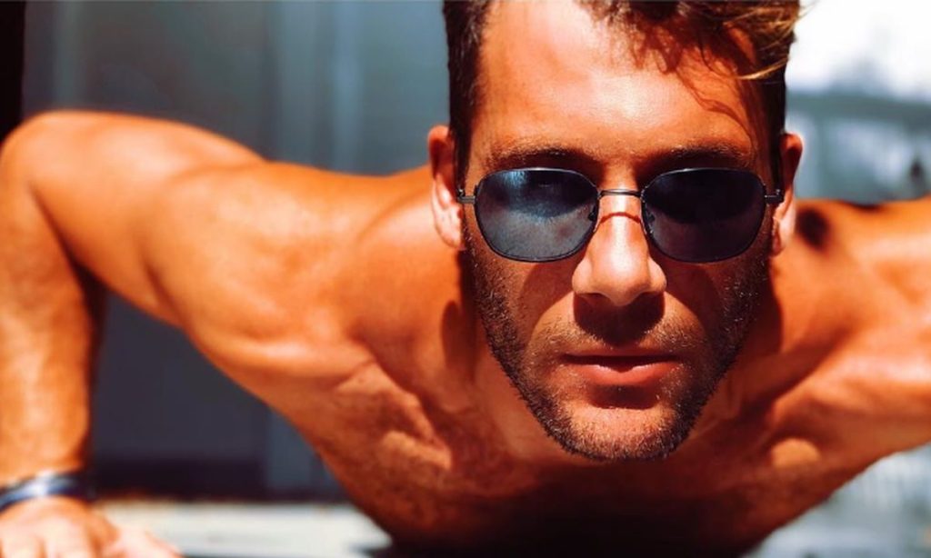 Βίντεο: Ο Αντίνοος Αλμπάνης αποκαλύπτει την φετιχιστική πρόταση που του έκαναν!